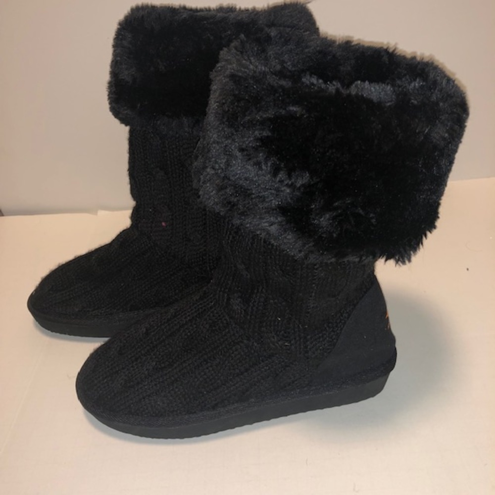 NWOT Rocket Dog winter and snow boots